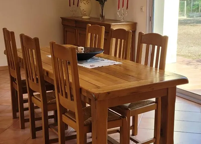 Vila Spacious Saint-Vivien-de-Médoc