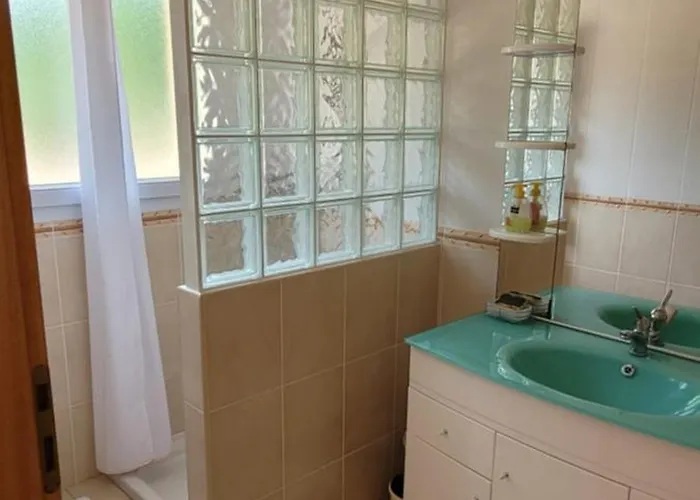 Spacious Saint-Vivien-de-Médoc